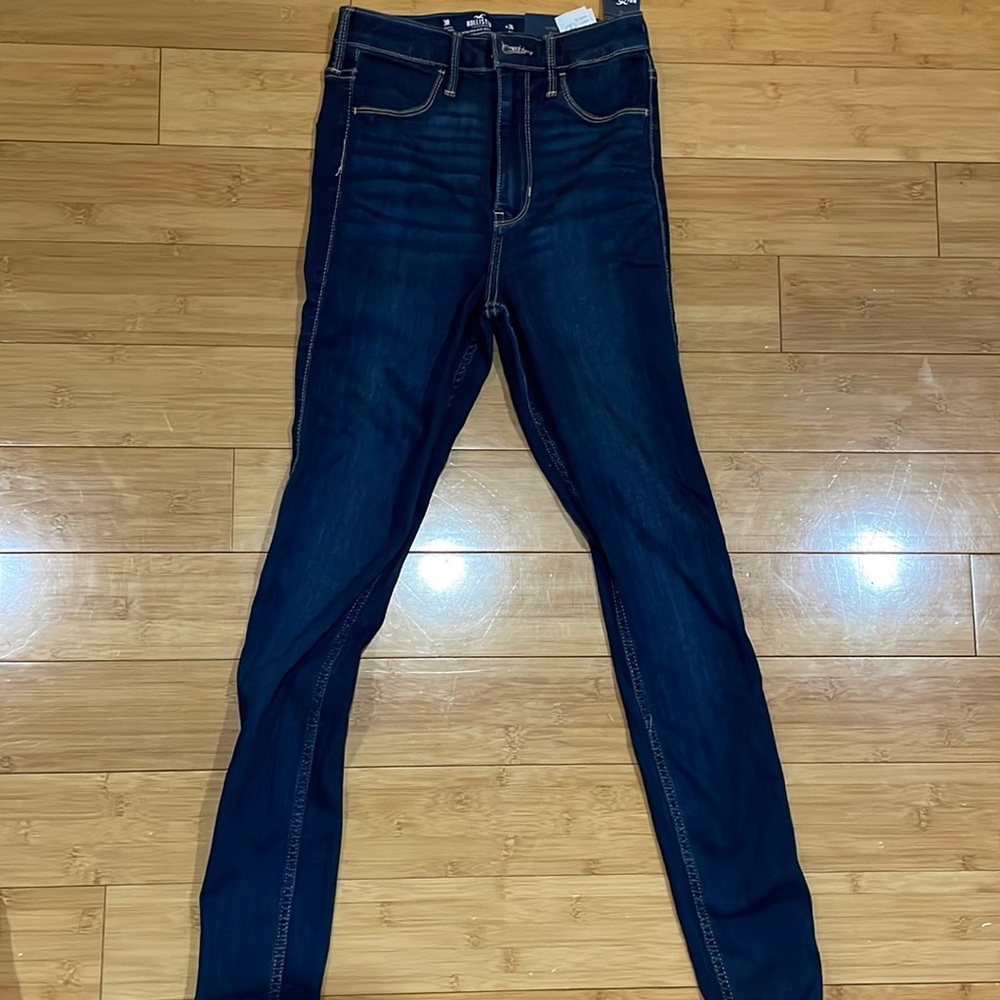 NWT Hollister size 26 ultra high rise, jeans leggings